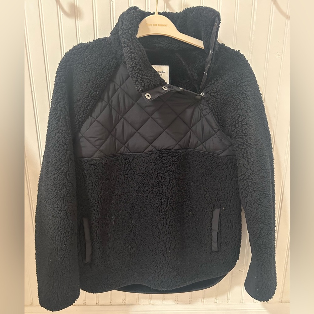 Abercrombie & Fitch stitched fleece pullover Small